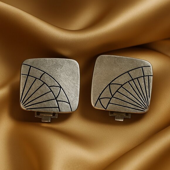 Art Deco Silver Clip-On Earrings with Fan Engraving – Vintage Statement Jewelry - Picture 1 of 10